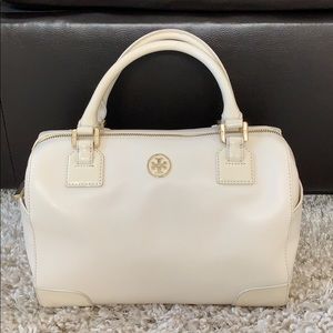 Tory Burch Robinson Middy Satchel in Ivory